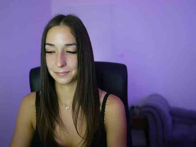 Crystalbrunette18 webcam