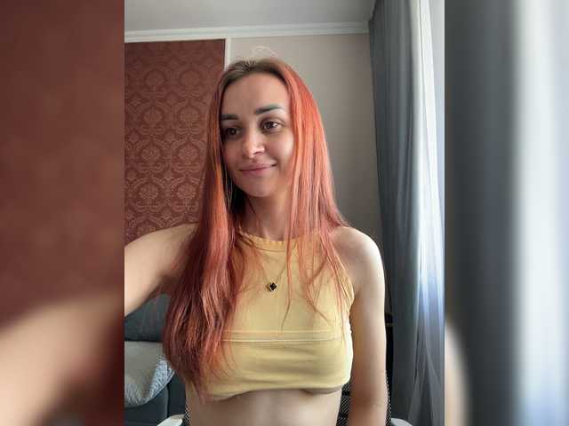 SweetQueen11 live cam on BongaCams
