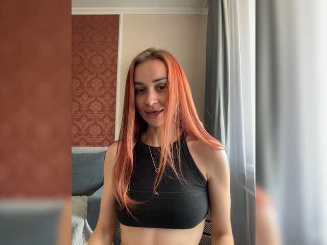 SweetQueen11 live cam on BongaCams