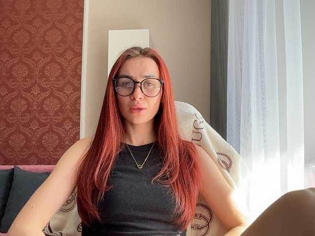 le modèle Aliice-Al est en webcam porno dans un show sur le site bongacams, il possède les tags suivants: White/Caucasian,Redhead,Shaved