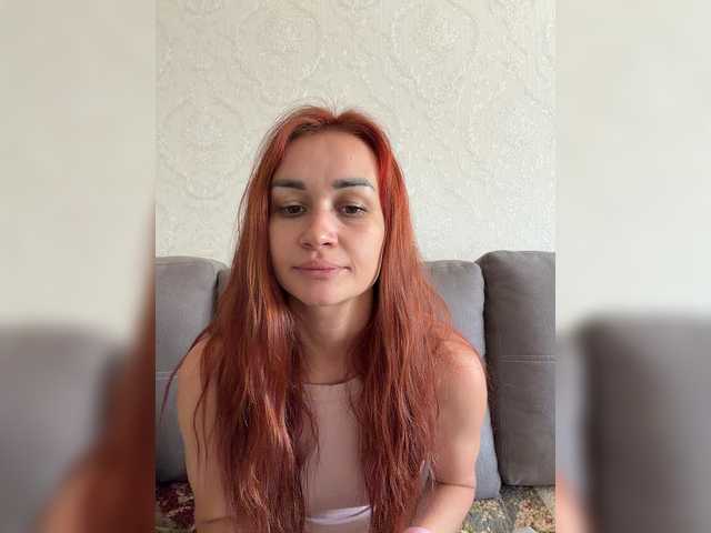 SweetQueen11 live cam on BongaCams
