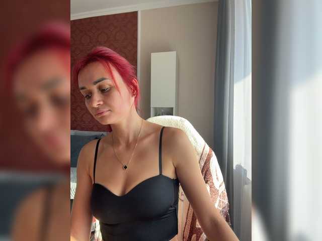 SweetQueen11 live webcam show