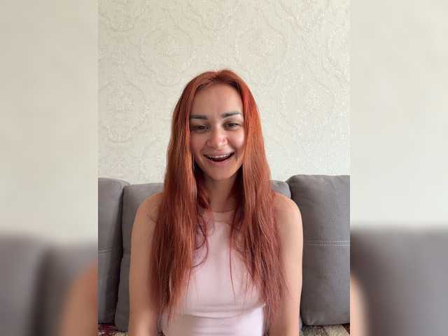 SweetQueen11 live cam on BongaCams