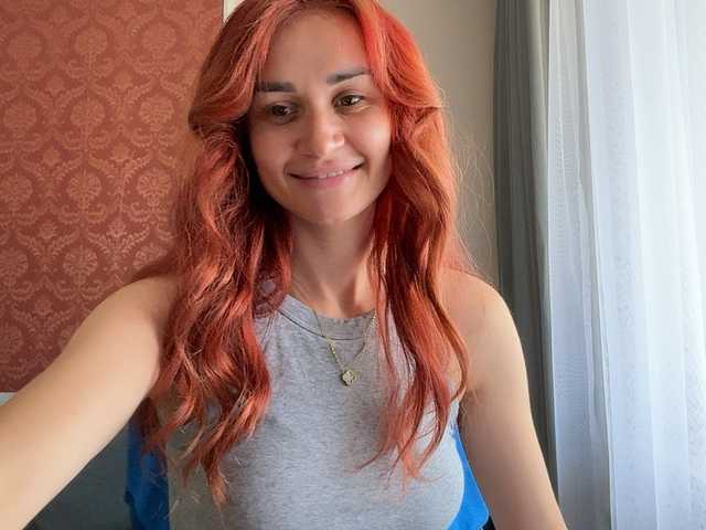 SweetQueen11 live cam on BongaCams