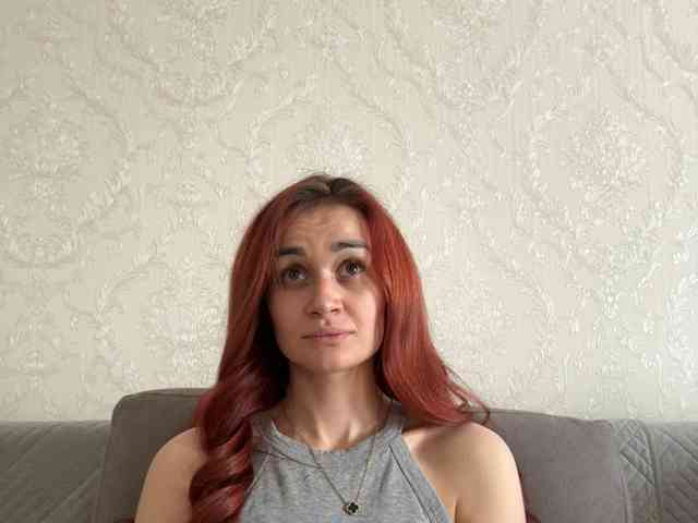SweetQueen11 webcam