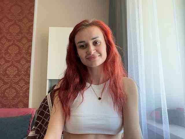 SweetQueen11 webcam