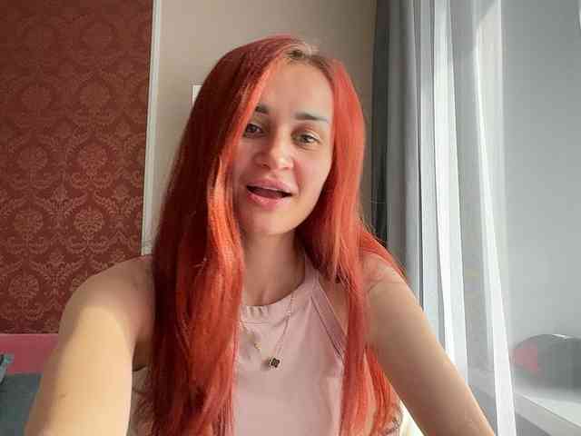 SweetQueen11 webcam