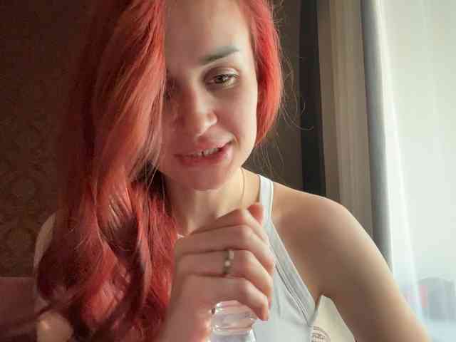 SweetQueen11 webcam