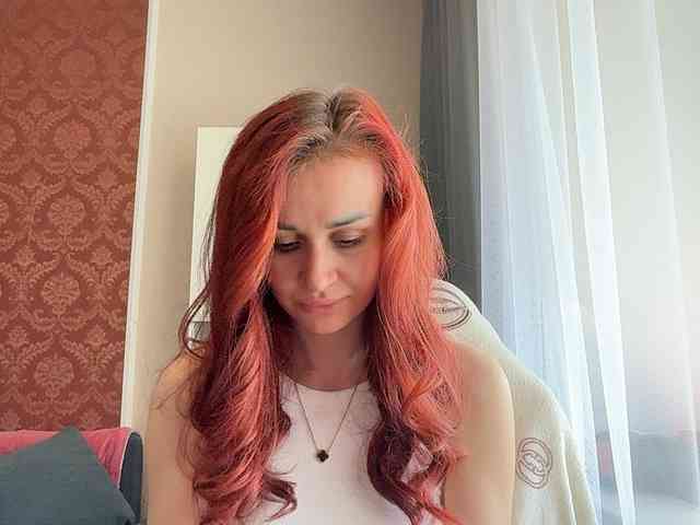 SweetQueen11 webcam