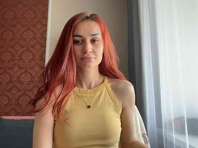SweetQueen11 webcam