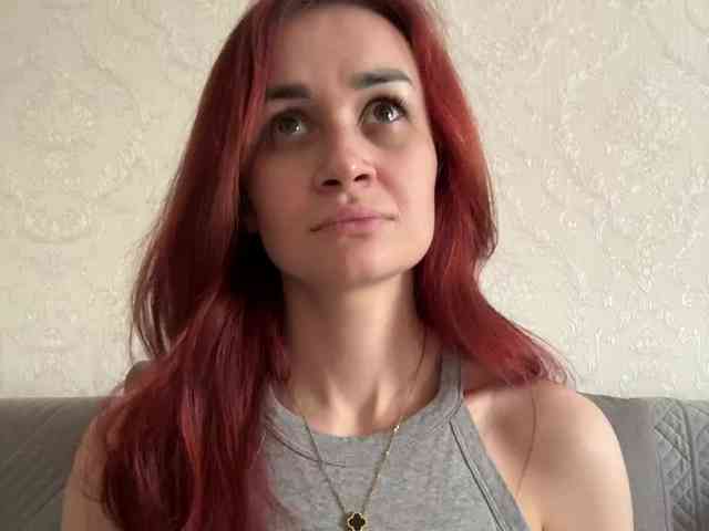 SweetQueen11 webcam