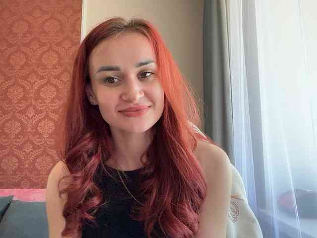 SweetQueen11 webcam