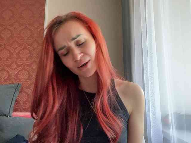 SweetQueen11 webcam