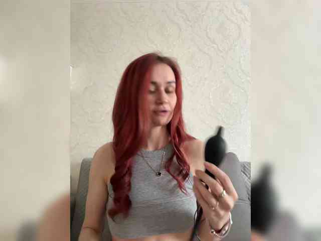 SweetQueen11 webcam