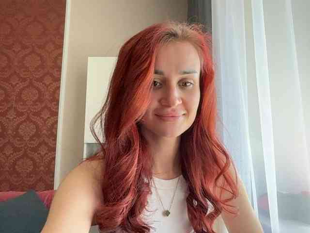 SweetQueen11 webcam