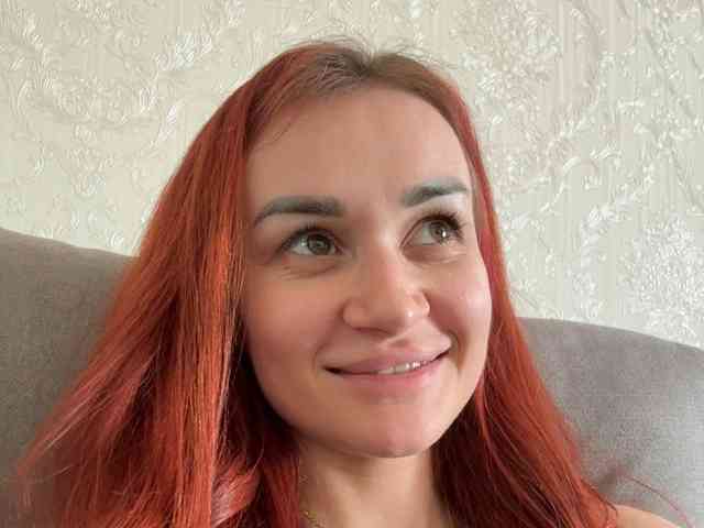 SweetQueen11 webcam