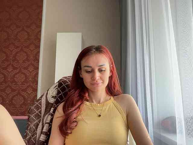 SweetQueen11 webcam