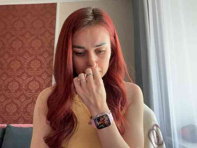 SweetQueen11 webcam