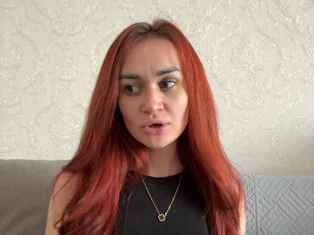 SweetQueen11 webcam