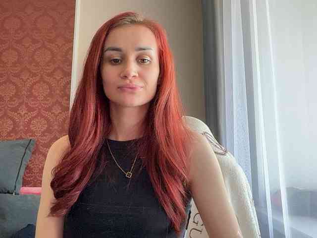 SweetQueen11 webcam