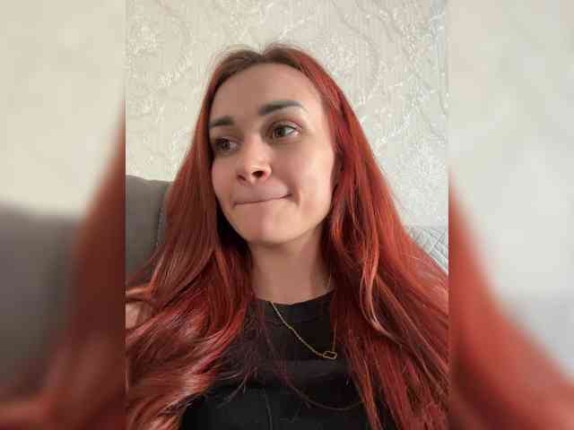 SweetQueen11 webcam