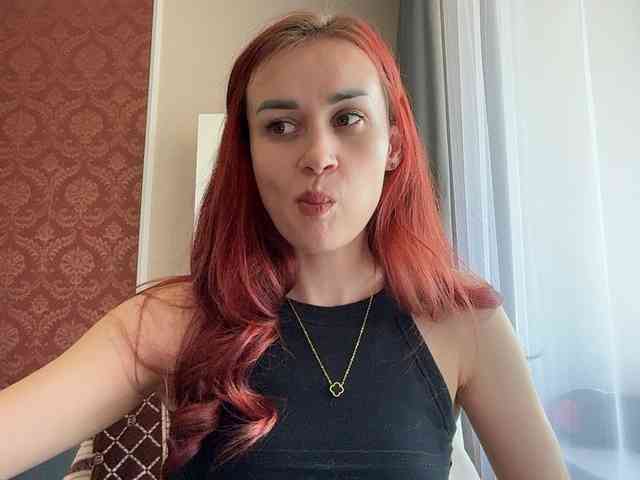 SweetQueen11 webcam