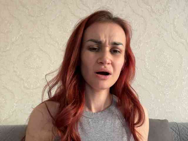 SweetQueen11 webcam