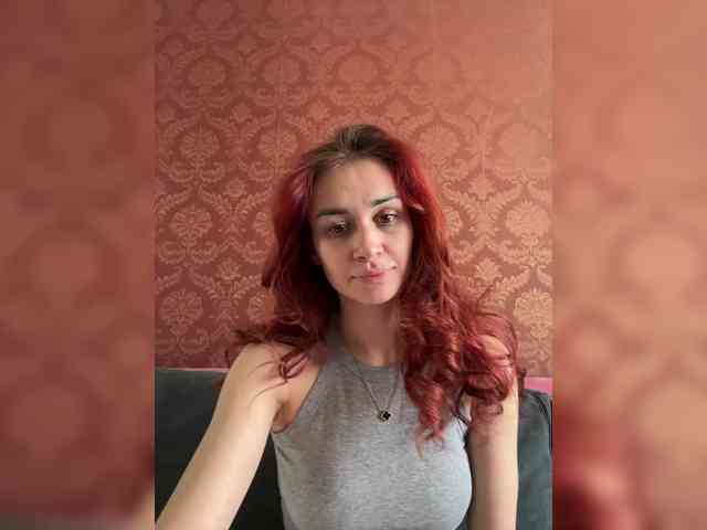 SweetQueen11 webcam