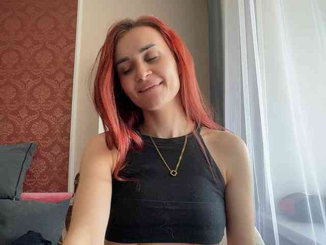 SweetQueen11 webcam