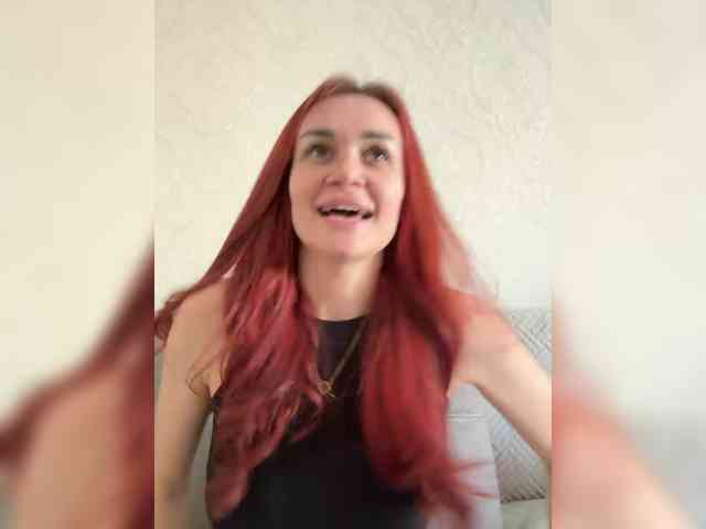 SweetQueen11 webcam