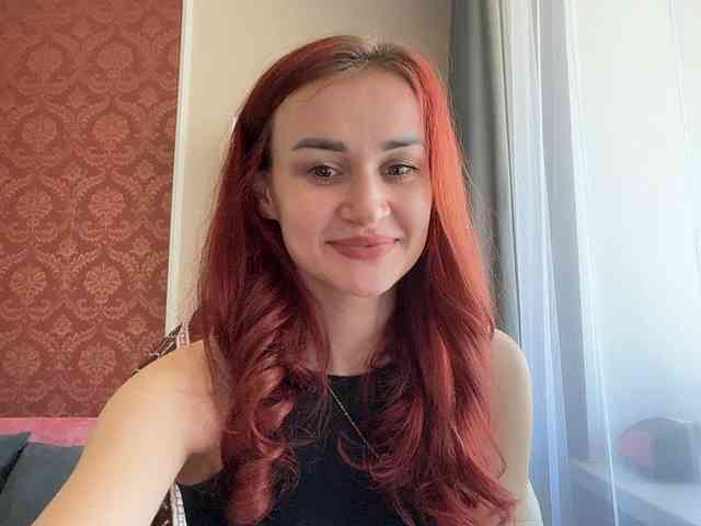 SweetQueen11 webcam