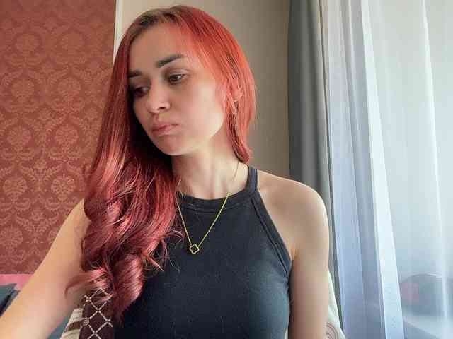SweetQueen11 webcam