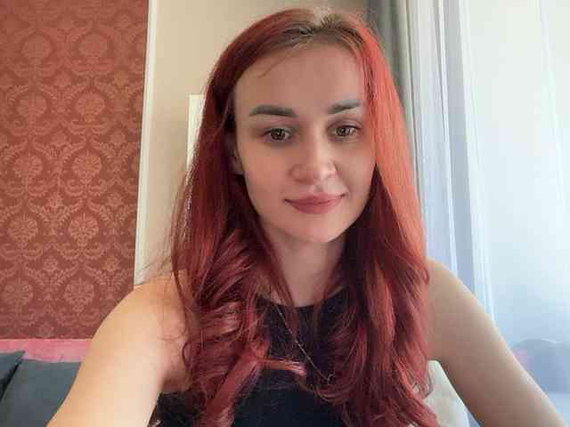 SweetQueen11 webcam