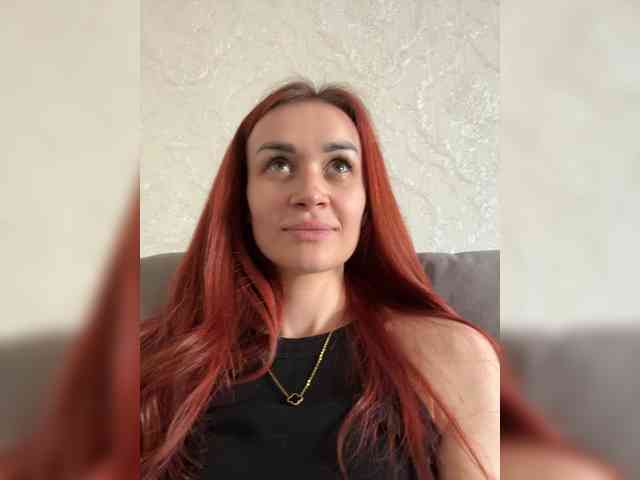 SweetQueen11 webcam
