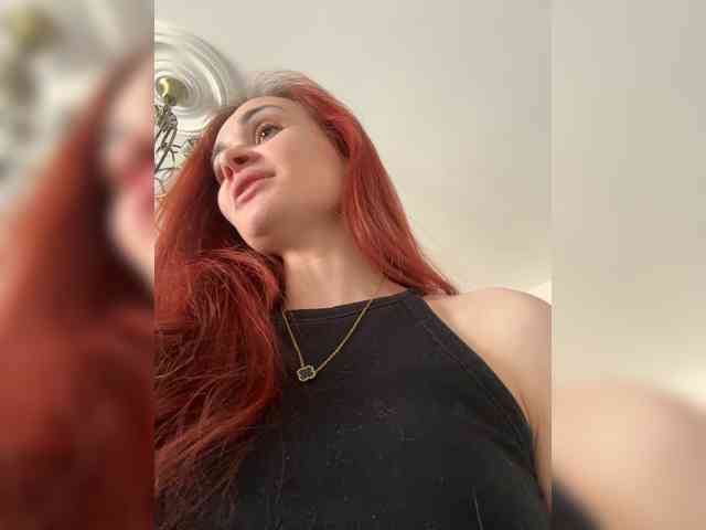 SweetQueen11 webcam