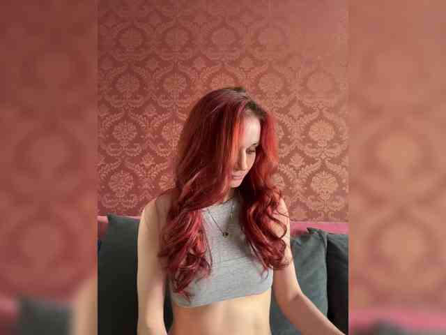 SweetQueen11 webcam