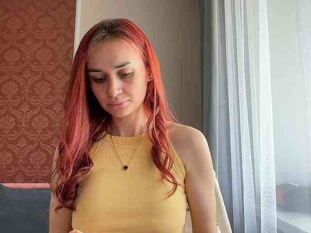 SweetQueen11 webcam