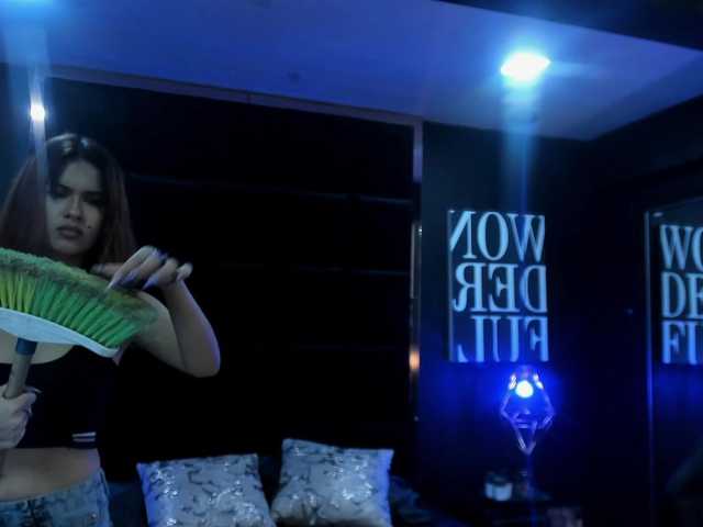 Lia-Volkov's BongaCams show and profile