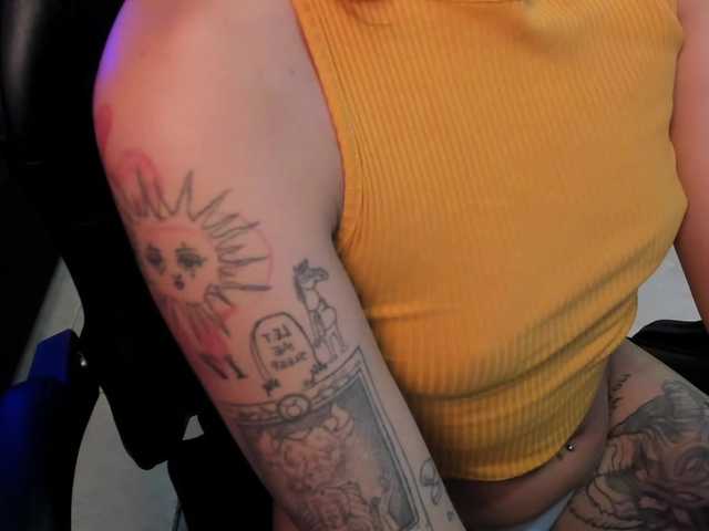 le modèle Lia-Volkov est en webcam porno dans un show sur le site bongacams, il possède les tags suivants: Latino/Hispanic,Redhead,Shaved