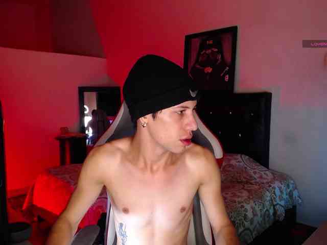 Santiagocutex's cam show statistics and live stream