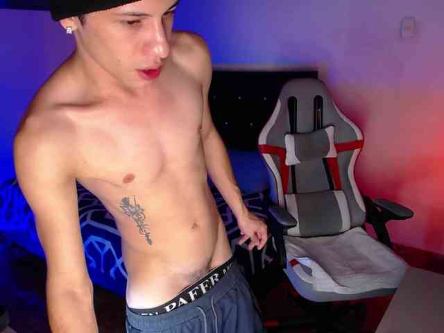 santiagocutex Sex Cam Show
