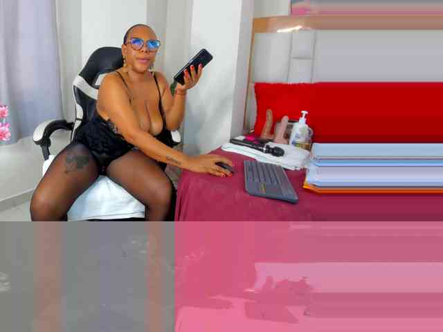 Samanthafox Live Webcam on BongaCams