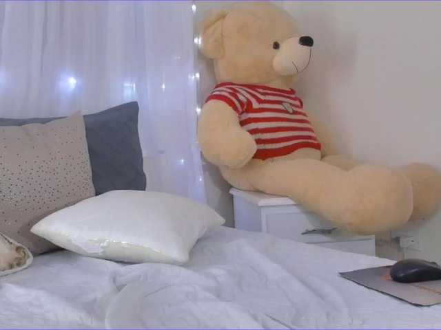 looklikeamovie live cam on BongaCams