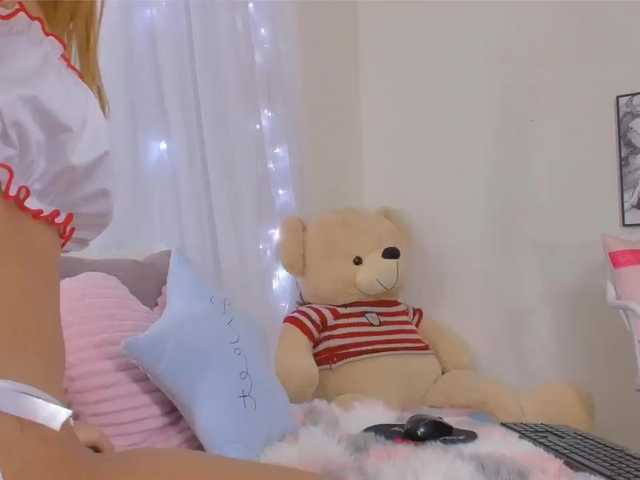 looklikeamovie live cam on BongaCams