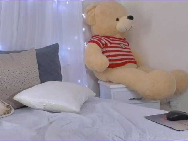 looklikeamovie live cam on BongaCams
