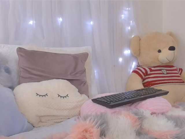 looklikeamovie live cam on BongaCams