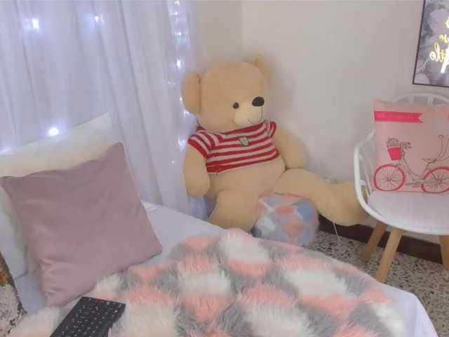looklikeamovie live cam on BongaCams