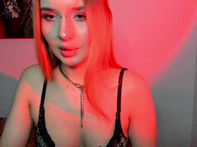 evelinacat's BongaCams show and profile