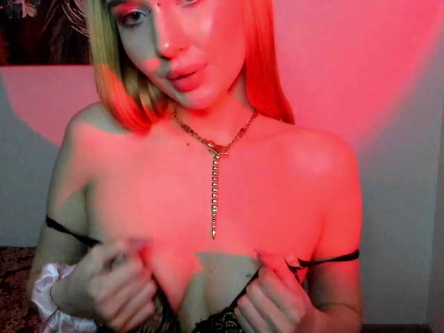 evelinacat's BongaCams show and profile