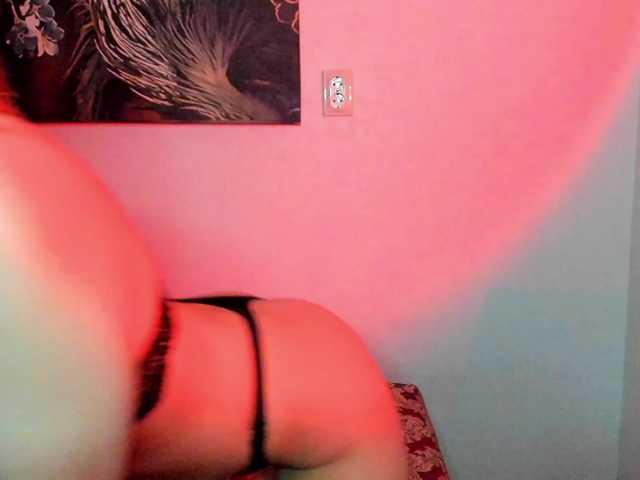 evelinacat's BongaCams show and profile